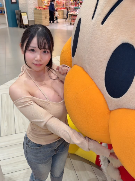 戀川小桃的K罩杯是她最大的賣點。(圖/翻攝戀川小桃X)